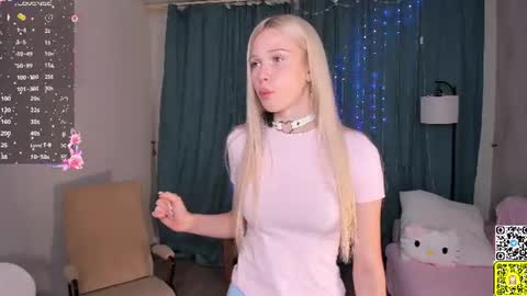 Snapshot of mikaelataron chatting on 06.27.26 Angel girl online show from 06.27.26