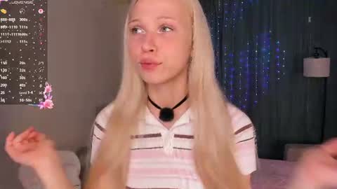 Snapshot of mikaelataron chatting on 07.16.26 Angel girl online show from 07.16.26