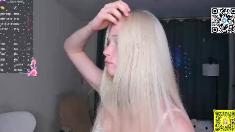 Snapshot of mikaelataron chatting on 08.01.26 Angel girl online show from 08.01.26