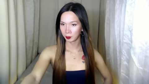 Snapshot of mikaellasander chatting on 01.20.25 ELLA online show from 01.20.25