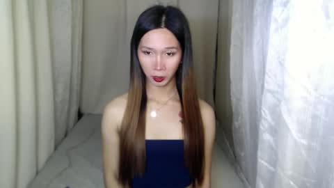 Snapshot of mikaellasander chatting on 01.20.25 ELLA online show from 01.20.25
