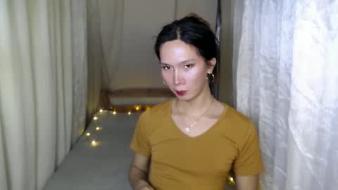 Snapshot of mikaellasander chatting on 01.21.25 ELLA online show from 01.21.25
