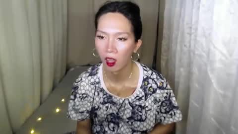 Snapshot of mikaellasander chatting on 01.23.25 ELLA online show from 01.23.25