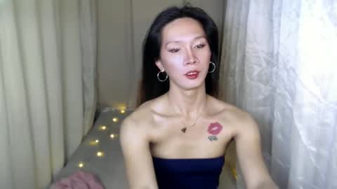 Snapshot of mikaellasander chatting on 01.24.25 ELLA online show from 01.24.25