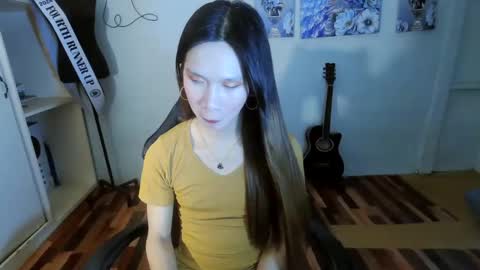 Snapshot of mikaellasander chatting on 02.13.25 ELLA online show from 02.13.25