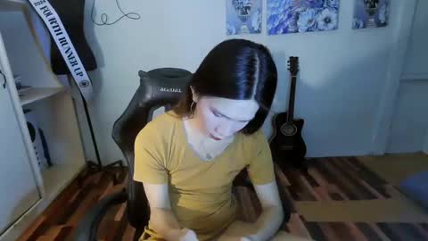 Snapshot of mikaellasander chatting on 02.13.25 ELLA online show from 02.13.25