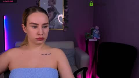 Snapshot of mikameovv chatting on 02.04.26 Mika online show from 02.04.26