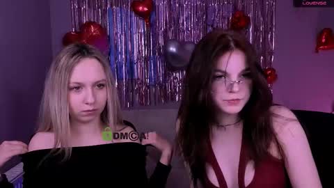 Snapshot of mikameovv chatting on 02.15.26 Mika online show from 02.15.26