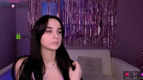 Snapshot of mikameovv chatting on 02.26.26 Mika online show from 02.26.26