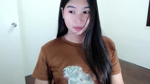 Snapshot of mikayla_slut chatting on 10.27.25 Kyla online show from 10.27.25