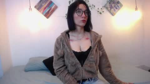 Snapshot of mikaza_akerman chatting on 05.04.26 mikaza online show from 05.04.26