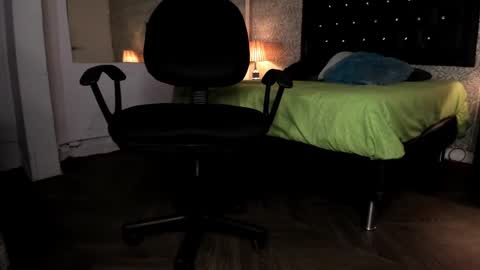 Snapshot of mike2_wills chatting on 12.07.24 Mike2 wills online show from 12.07.24