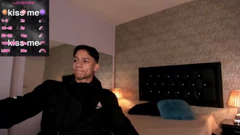 Snapshot of mike2_wills chatting on 01.15.25 Mike2 wills online show from 01.15.25