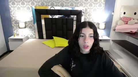 Snapshot of mike2_wills chatting on 02.26.25 Mike2 wills online show from 02.26.25