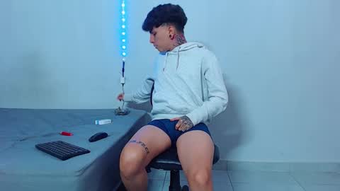 Mike IMDEPENDIENT MODEL online show from 10.17.25