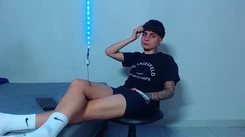 Mike IMDEPENDIENT MODEL online show from 11.02.25