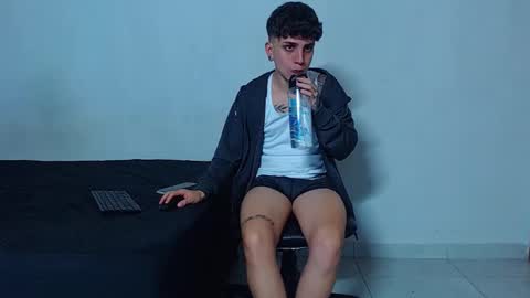 Mike IMDEPENDIENT MODEL online show from 01.11.26