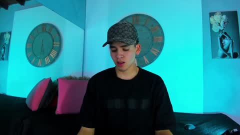 Mike 0233 online show from 01.24.25