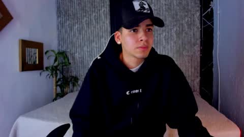 Mike 0233 online show from 09.11.25