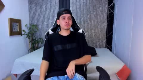 Mike 0233 online show from 09.24.25