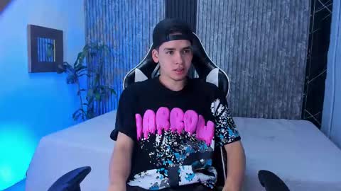 Mike 0233 online show from 10.17.25