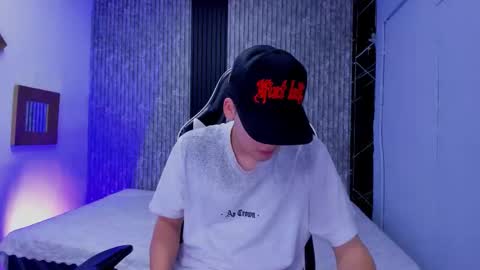 Mike 0233 online show from 11.25.25