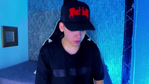 Mike 0233 online show from 12.14.25