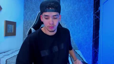 Mike 0233 online show from 01.08.26