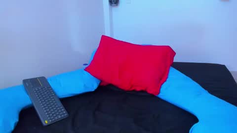 Snapshot of mike__horny chatting on 02.10.25 Mike online show from 02.10.25