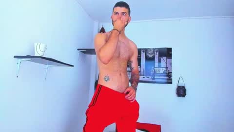 Snapshot of mike__horny chatting on 03.05.25 Mike online show from 03.05.25