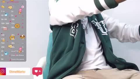 Snapshot of mike_black_22 chatting on 10.26.25 Mike online show from 10.26.25