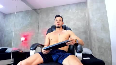 Snapshot of mike_burke_ chatting on 03.02.26 Mike online show from 03.02.26