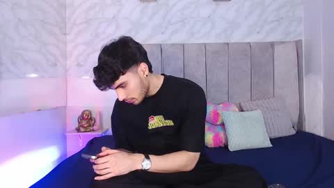 Snapshot of mike_collim chatting on 01.06.25 Mike online show from 01.06.25