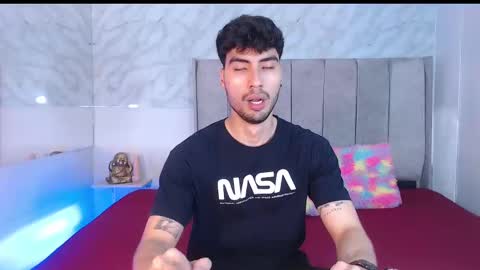 Snapshot of mike_collim chatting on 01.08.25 Mike online show from 01.08.25