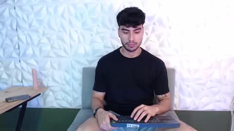 Snapshot of mike_collim chatting on 01.10.25 Mike online show from 01.10.25