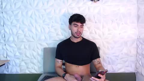 Snapshot of mike_collim chatting on 01.10.25 Mike online show from 01.10.25