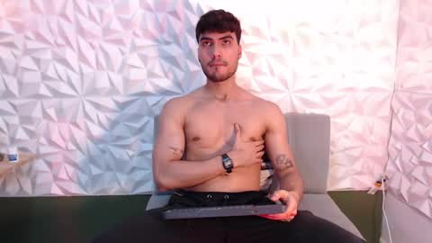 Snapshot of mike_collim chatting on 01.16.25 Mike online show from 01.16.25