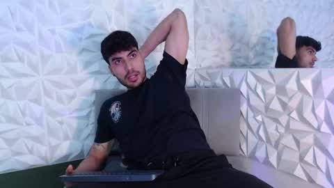 Snapshot of mike_collim chatting on 01.20.25 Mike online show from 01.20.25