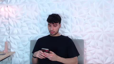 Snapshot of mike_collim chatting on 01.21.25 Mike online show from 01.21.25