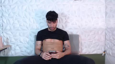 Snapshot of mike_collim chatting on 01.23.25 Mike online show from 01.23.25