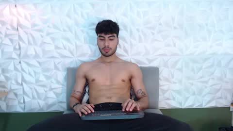 Snapshot of mike_collim chatting on 01.24.25 Mike online show from 01.24.25