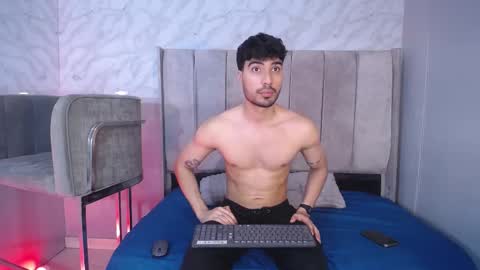 Snapshot of mike_collim chatting on 01.27.25 Mike online show from 01.27.25