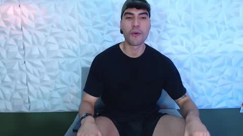 Snapshot of mike_collim chatting on 01.30.25 Mike online show from 01.30.25