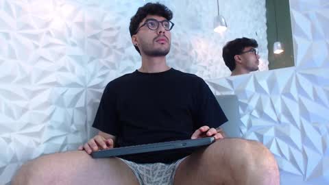 Snapshot of mike_collim chatting on 02.10.25 Mike online show from 02.10.25