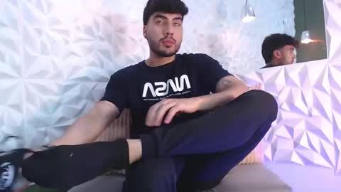 Snapshot of mike_collim chatting on 02.19.25 Mike online show from 02.19.25