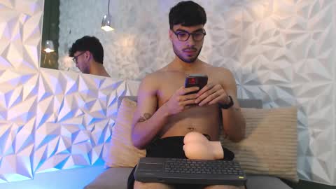 Snapshot of mike_collim chatting on 02.24.25 Mike online show from 02.24.25