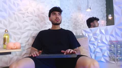 Snapshot of mike_collim chatting on 02.28.25 Mike online show from 02.28.25