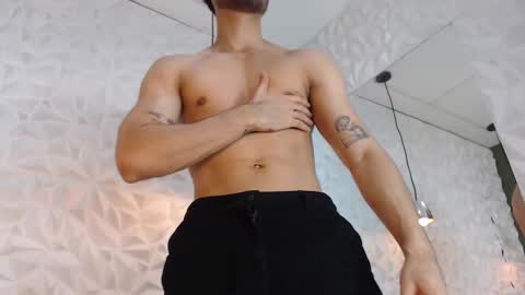 Snapshot of mike_collim chatting on 03.03.25 Mike online show from 03.03.25