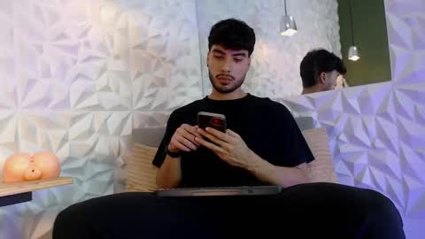 Snapshot of mike_collim chatting on 03.08.25 Mike online show from 03.08.25