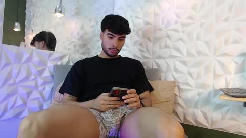 Snapshot of mike_collim chatting on 03.10.25 Mike online show from 03.10.25